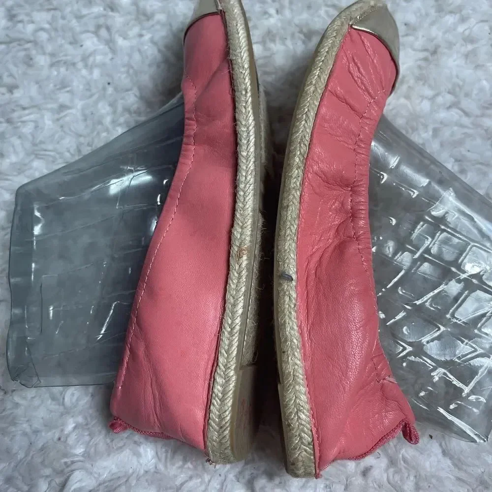 Nine West leather Coral and gold cap round toe slip on flats espadrilles SZ8.5 M